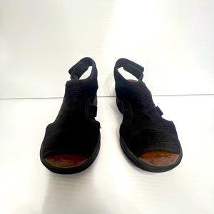 BZees Womens Dream Sandals Size 7.5M color black